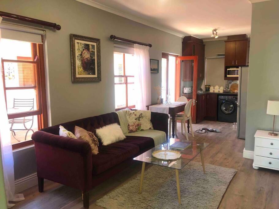 Gatsby Suite, With Pool In Quiet Area, Close To Town Stellenbosch Exteriör bild